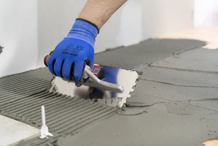 STAINLESS JAGGED TROWEL - RUBI